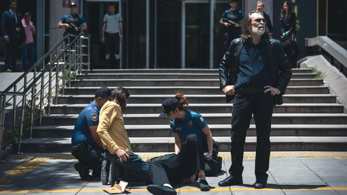 HBO Max'in paylaştığı 4. sezon ilk karelerinden biri; sayfada görselin içeriğini anlatan bir açıklama yok.