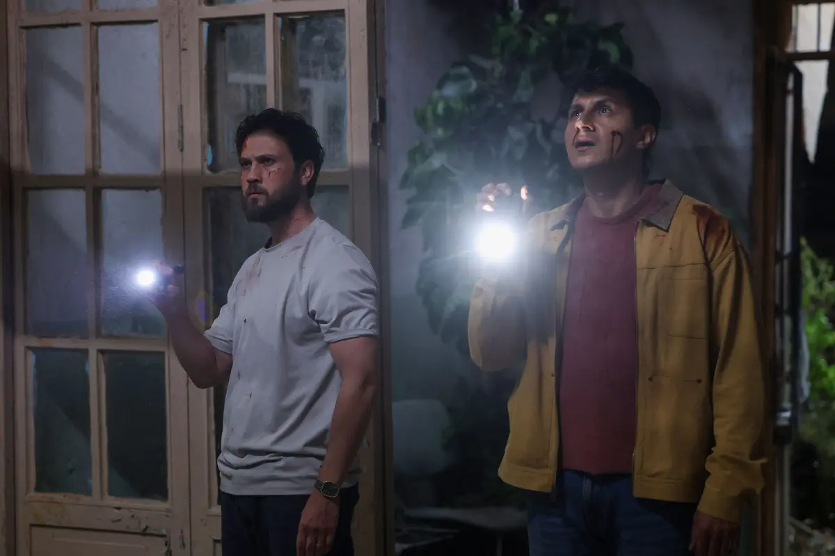 Netflix'in yayımladığı ilk set karelerinden biri; görsel incelenemedi, sahne içeriği doğrulanmadı.