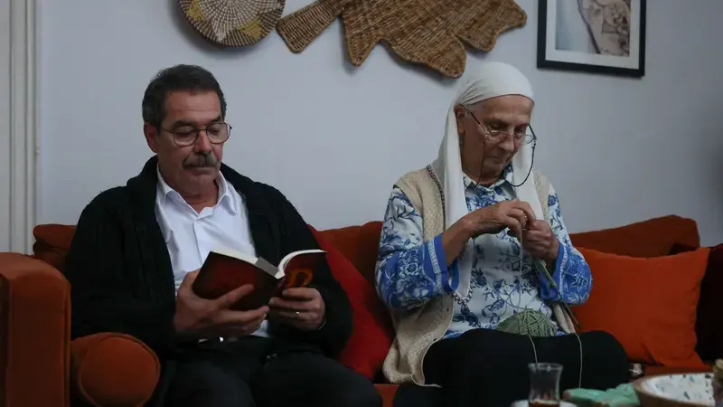 8. bölüm galerisinden karakterlerin yer aldığı bir sahne.