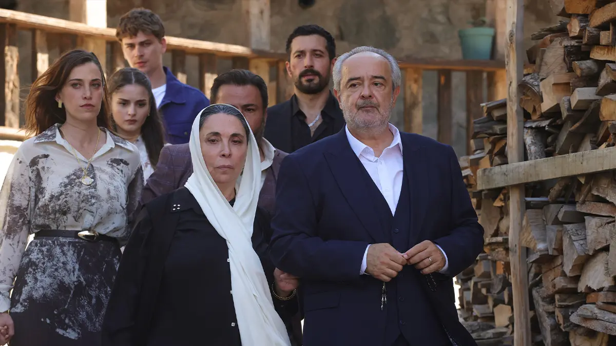 Aile çatışmalarını ve yasak aşkı anlatan paragrafın yanındaki tanıtım fotoğrafı.